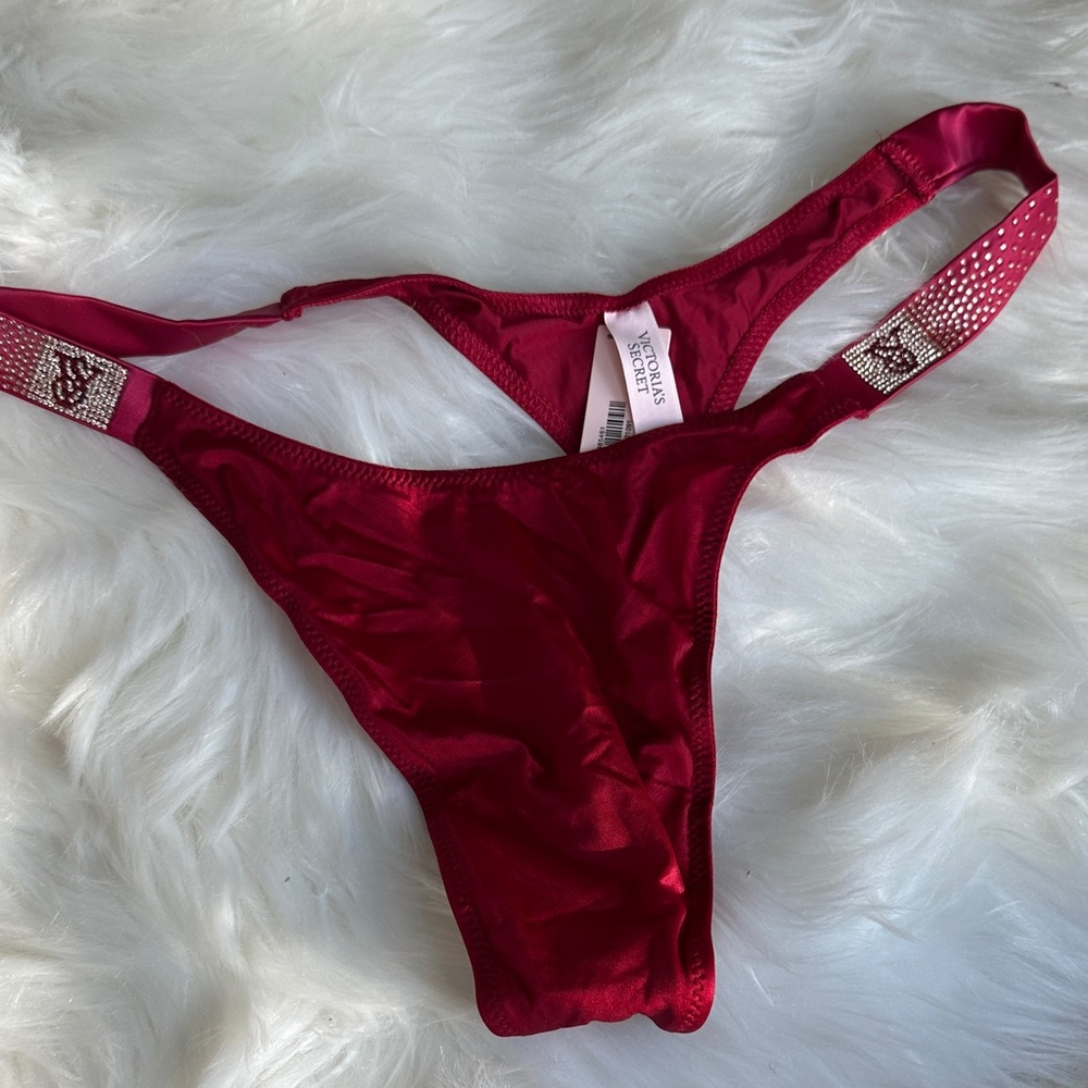 SKIMS Vibrant Red Women's Intimate Thong